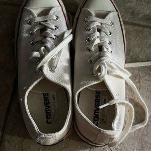 Converse low tops worn once